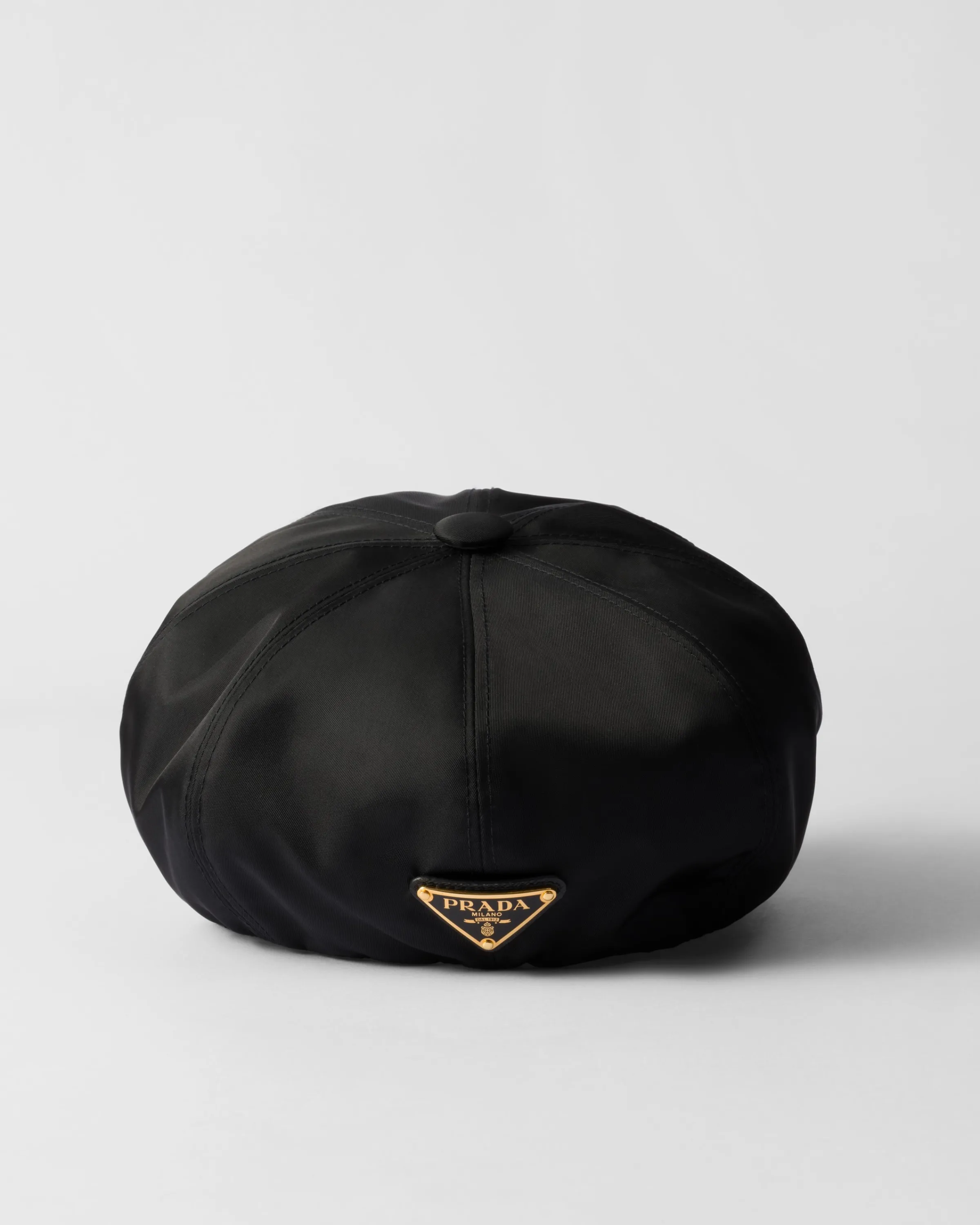 Donna Prada Cappello in Re-Nylon