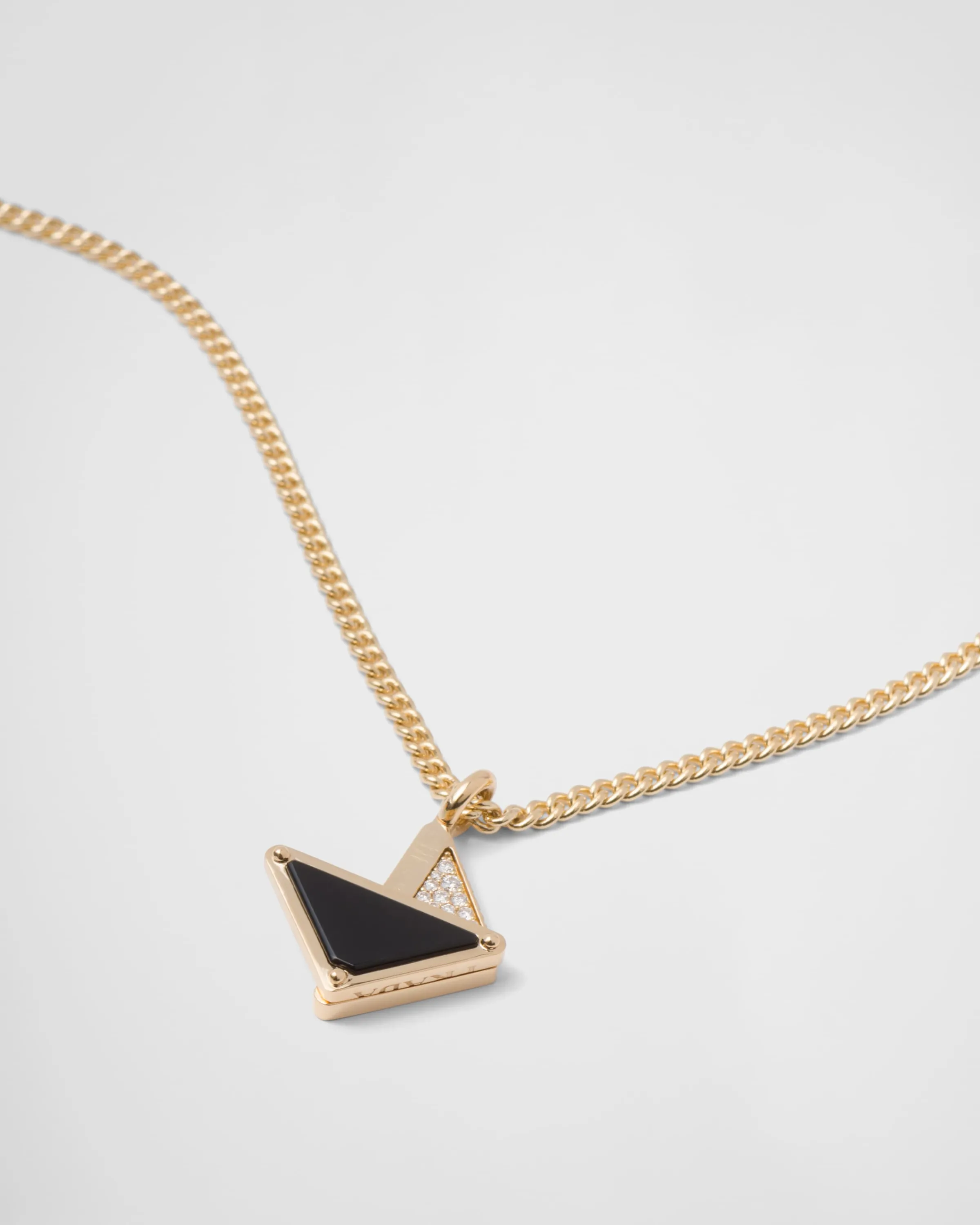 Prada Collana con pendente Eternal Gold in oro giallo con diamanti e onice