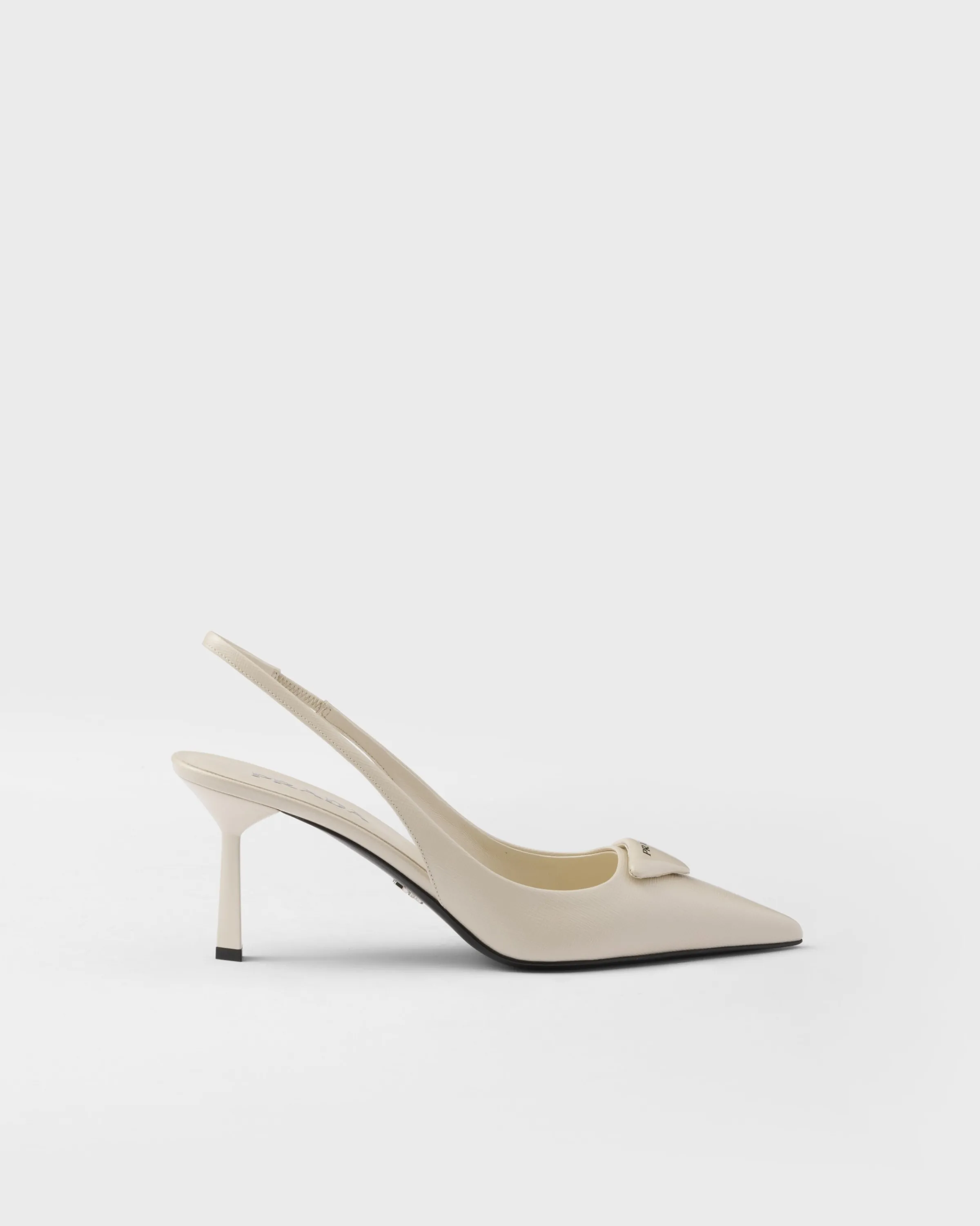 Donna Prada Décolleté slingback in Saffiano vernice