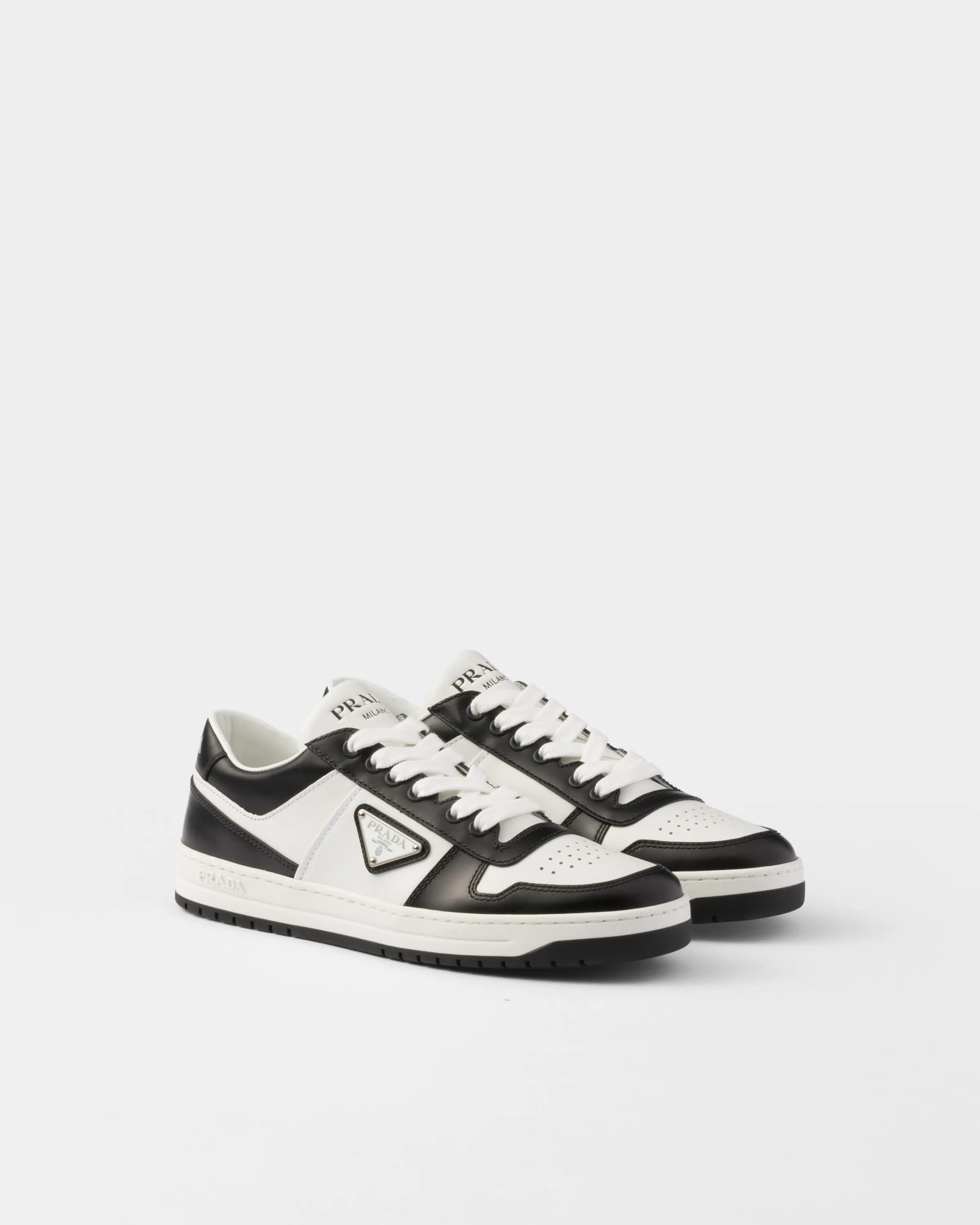 Donna Prada Sneakers Downtown in pelle traforata